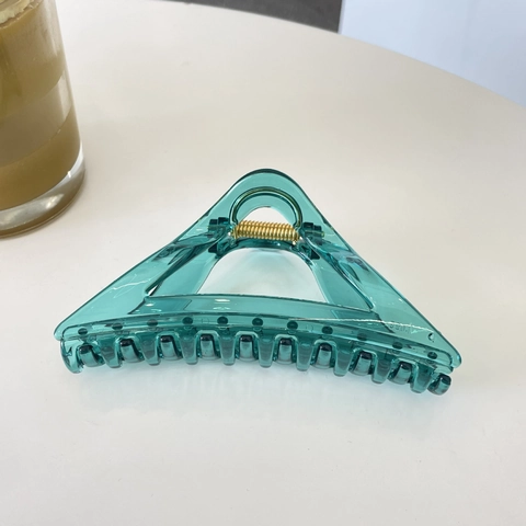 Large Triangle Hair Claw Clip Transparent Acrylic Geometric Shark Hair Clip Non-Slip Hair Accessory For Women Minimalist