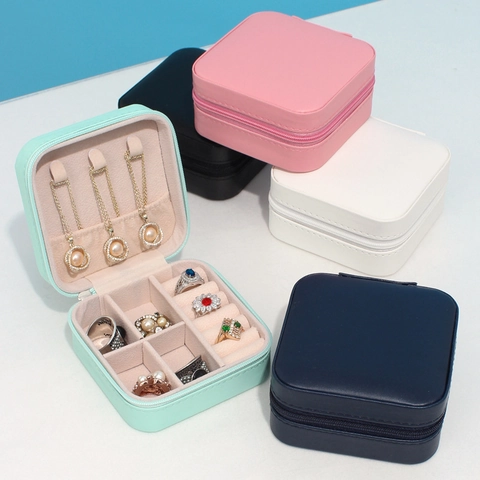Portable PU Leather Jewelry Box Mini Travel Organizer Case For Necklaces Earrings Rings Storage Small Square Zipper Jewelry Box