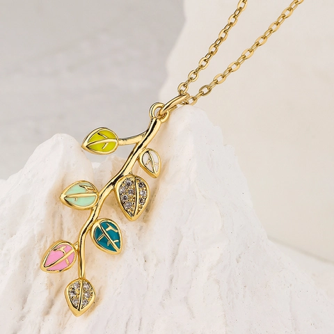 Collana Pendente Ramo Di Foglia Rame Placcato Oro Smalto Colorato Zirconia Elegante Stile INS Gioielli Donna