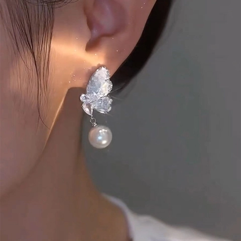 Orecchini A Farfalla Con Perla Artificial Pendente Lega Cristallo Ali Sfumate E Perno In Argento Sterling 925 Per Donna