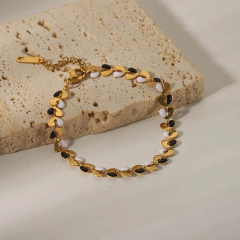 Bracciale A Cuore Placcato Oro 18K Acciaio Inossidabile Smalto Nero Bianco Impermeabile Anti-Appannamento Minimalista Donna