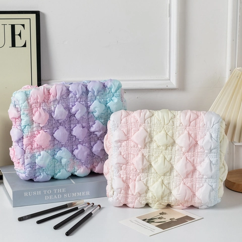 Bolsa de Cosméticos de Tela de Palomitas de Maíz con Textura de Burbujas 3D Arcoíris Degradado Gran Capacidad Viaje Mujer