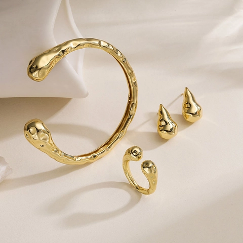 Unregelmäßige Textur Kupfer Schmuckset Hammerschlag Tropfenohrringe Offener Ring Und Armband Für Frauen Vintage