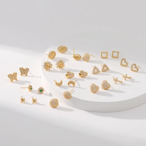 Piccoli Orecchini A Lobo In Rame Placcati Oro 18K Zirconia Cubica Scintillante Elegante Farfalla Cuore Croce Gioielli Geometrici Donna