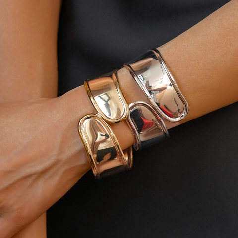 Brazalete Ancho Pulsera Cruz Irregular Puño Abierto Metal Pulido Espejo Estilo Arquitectónico Minimalista Mujer