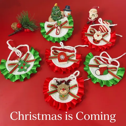Christmas Pet Bib Knitted Hand Crocheted Neck Scarf With Satin Ruffle Festive Santa Reindeer Patterns For Dogs Cats