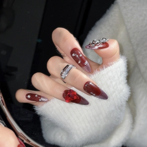 Press On Nails Dark Red Cat Eye Stiletto False Nails 3D Heart Dragon Decor Resin Elegant Manicure Jewelry For Women