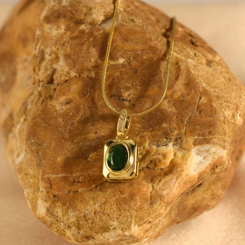 Vintage Gold Plated Copper Emerald White Zirconia Pendant Necklace For Women Elegant Stainless Steel Snake Chain Square Jewelry