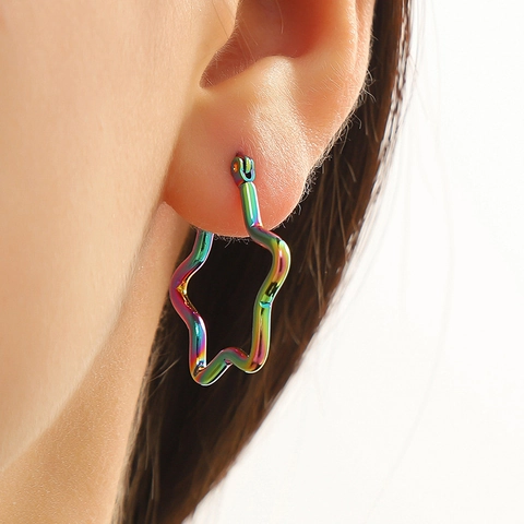 Pendientes De Aro Con Estrella De Pentagrama En Color Arcoíris Irisado De Acero Inoxidable Joyería Mínima Para Mujeres