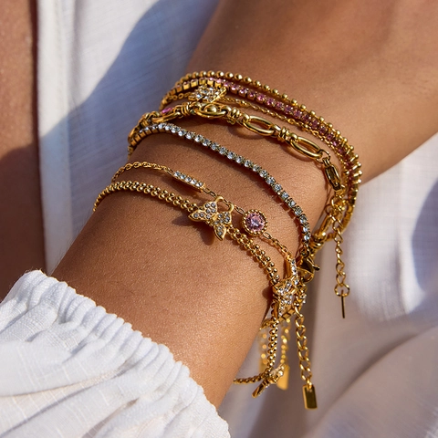 Edelstahl Armbänder Für Damen Vergoldet Zirkon Schmetterling Buchstabe M Anhänger Wasserdicht Hypoallergen Mode Schmuck Elegant