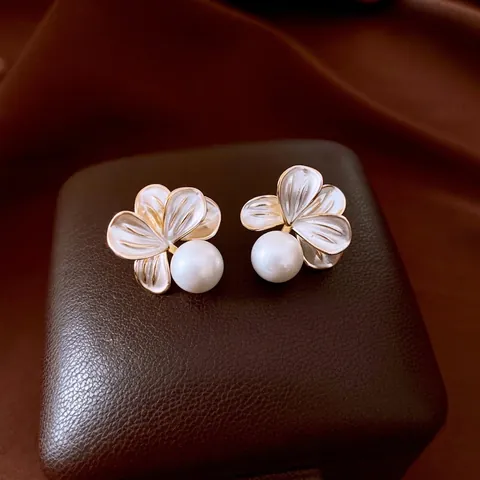 Flower Artificial Pearl Stud Earrings French Retro Gold Plated Copper With 925 Sterling Silver Earring Post Elegant For Women