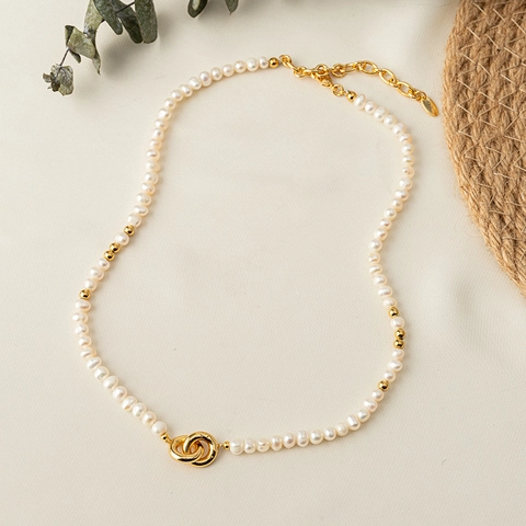 French Retro Freshwater Pearl Necklace For Women Gold Plated Copper Interlocking Double Ring Pendant Choker Jewelry Gift