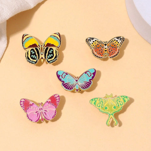Broche Émaillée Papillon Mite Épingle Alliage Coloré Métal Insignes Insectes Mode Vêtements Bijoux Accessoires