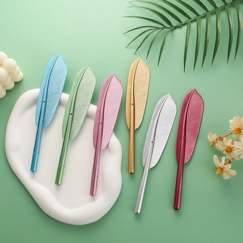 Creative Realistic Feather Shaped Gel Pen Metallic Luster Plastic Writing Tool For Office School Stationery Gift