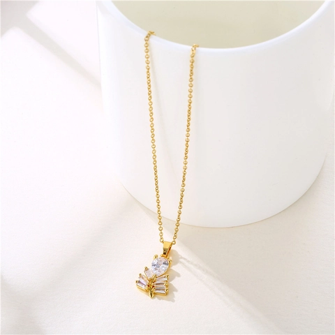 Collar Con Colgante En Forma De Abanico Minimalista Acero Inoxidable Chapado En Oro De 18K Joyas De Zirconia Para Mujer