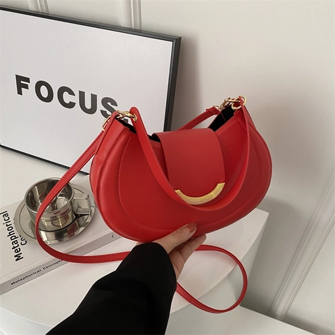 Women PU Leather Crescent Half Moon Underarm Bag Minimalist Shoulder Crossbody Bag With Gold Metal Buckle Fashion