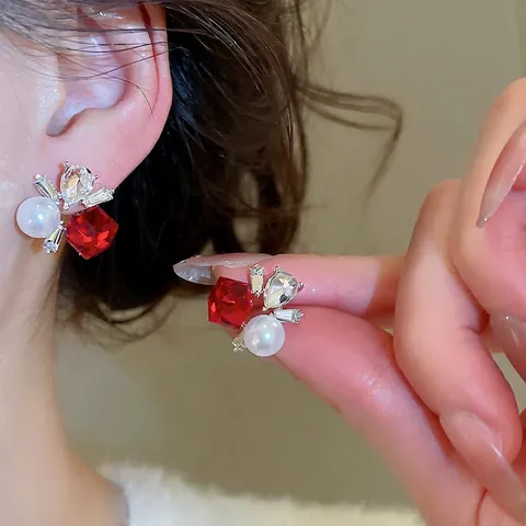 Orecchini A Lobo Floreali Vintage Con Cristallo Rosso Perla Artificial Sintetica E Zircone Perno In Argento Sterling 925 Gioielli
