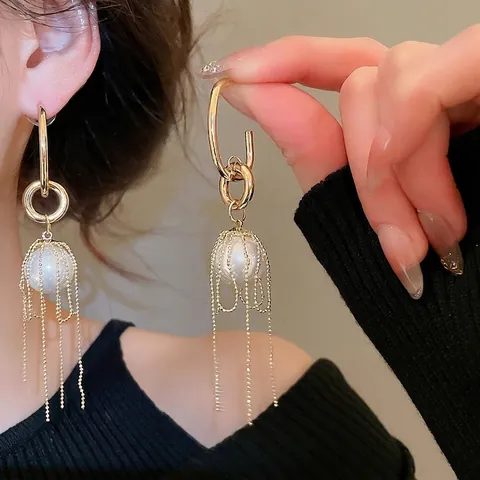 Orecchini Lunghi A Nappa Con Imitazione Perla Artificial E Perno In Argento Gabbia A Rete Colore Oro Stile Francese Vintage Donna