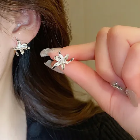 Flower Stud Earrings For Women Minimalist Lily Floral Alloy Jewelry With Silver Earring Post Elegant Fashion Accessory