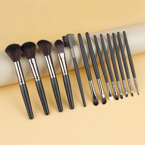 Professional Makeup Brushes For Foundation Powder Eyeshadow Blending Synthetic Fiber Bristles Plastic Grip Cosmetic Tools