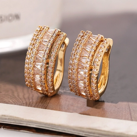 Orecchini Huggie Hoop in Rame con Strass di Lusso per Donna Orecchini Intarsiati Curvi Geometrici con Perno in Acciaio Inossidabile Gioielli