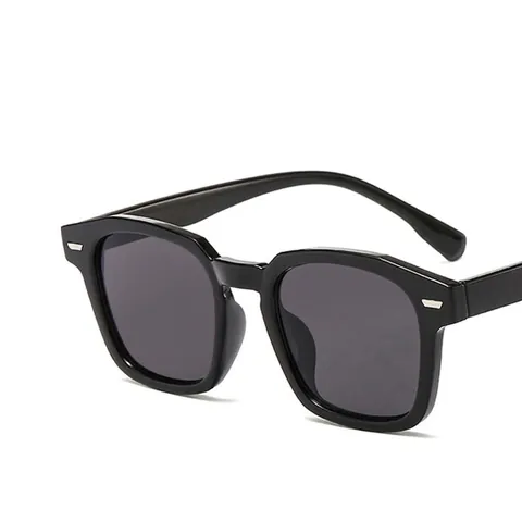 Retro Square Sunglasses UV400 Protection PC Frame Resin Lenses Fashion Rivet Travel Outdoor Women Unisex Eyewear