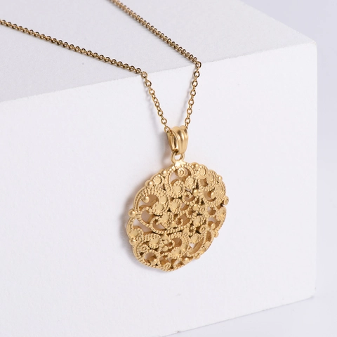 Collana Con Pendente Rotondo Fiore Traforato Acciaio Inossidabile 304 Placcato Oro 18K Mandala Gioielli Vintage
