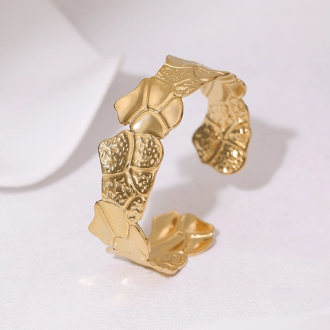 Bracciale Rigido Aperto Largo Acciaio Inossidabile Texture Organica Venatura Foglia Martellata Geometrica Goffrata Minimalista Donna