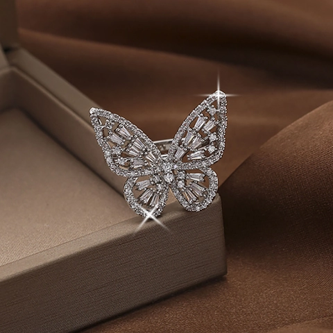 Bague Ouverte Papillon en Cuivre Élégante pour Femme Incrustée de Zirconia Étincelant Bague Réglable Bijoux Cadeau