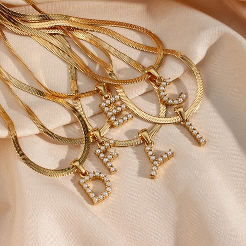 Collana Con Pendente A Lettera In Acciaio Inossidabile Placcato Oro Catena Serpente Piatta Catena A Spina Di Pesce Perla Artificial Iniziale Donne
