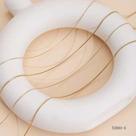 Collana a Serpente in Acciaio Inossidabile Placcato Oro Minimalista per Donna Gioielli di Alta Qualità Semplice Catena da Clavicola