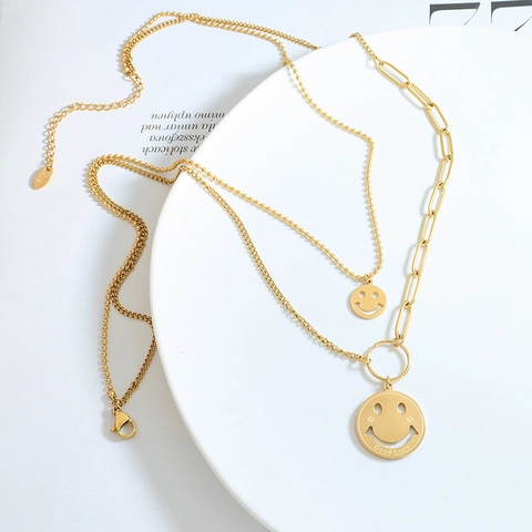 Collar De Doble Capa De Acero Inoxidable Colgante De Cara Sonriente Hueca Good Luck Estilo Hip Hop Para Mujer