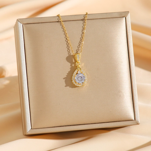 Teardrop Pendant Necklace Titanium Steel With Sparkling Rhinestone Luxury Elegant Jewelry For Women Clavicle Chain
