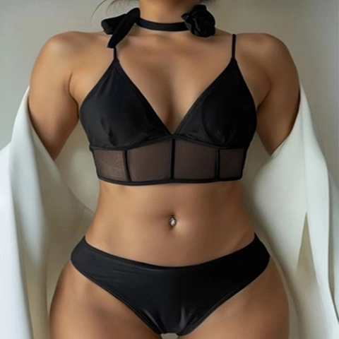 Sexy Solid Black Bikini Top Und Bottom Mit Mesh Cover Up Rock Und Blumendekoration Für Den Strandurlaub