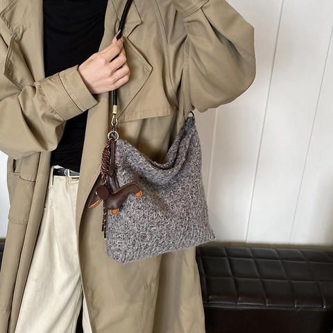 Women Plush Woolen Hobo Shoulder Bag Large Capacity Fashion Commuting Tote With Dog Pendant Accessory