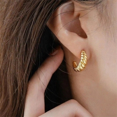 Luxus Kupfer 18K Vergoldet Verdrehte Creolen Für Damen Minimalistische Geometrische Strass Ohrstecker Mode Schmuck