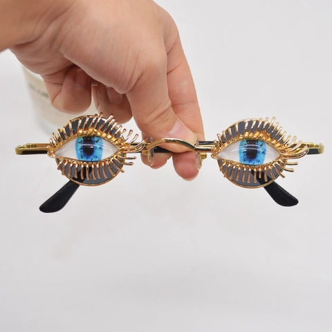 Lunettes De Soleil Créatives En Forme De Oeil 3D Avec Monture En Métal Doré Et Cils Exagérés Retro Vintage Nouveauté Fête