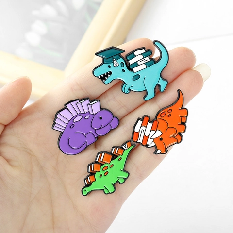 Simpatica Spilla a Forma di Dinosauro Con Libri Spilla in Smalto Badge in Lega Tema Lettura Scolastica Accessorio Gioielli