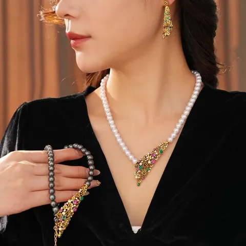 Collana Di Künstliche Perle Imitazione Floreale Vintage E Orecchini Di Strass Con Perno In Argento Regalo Di Gioielli Per Donne