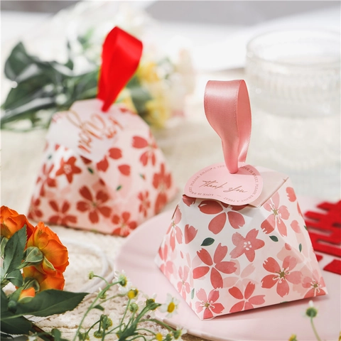 Sakura Pyramid Candy Gift Boxes Cardboard With Ribbon Handle And Tags For Wedding Party Favors