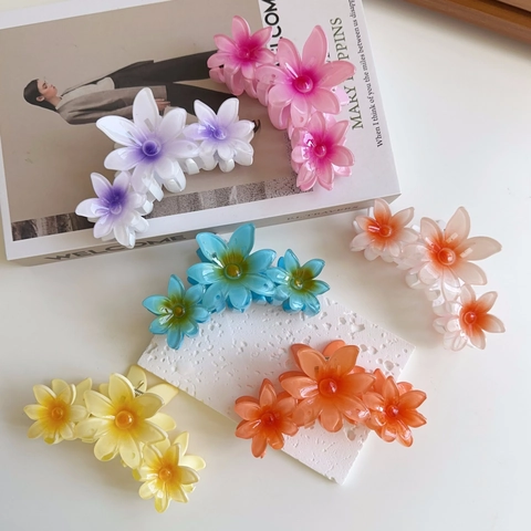 Flower Hair Claw Clip Resin Candy Color Large Shark Clip For Women Hair Styling Headwear Elegant Frosted Hair Grab Accessory
