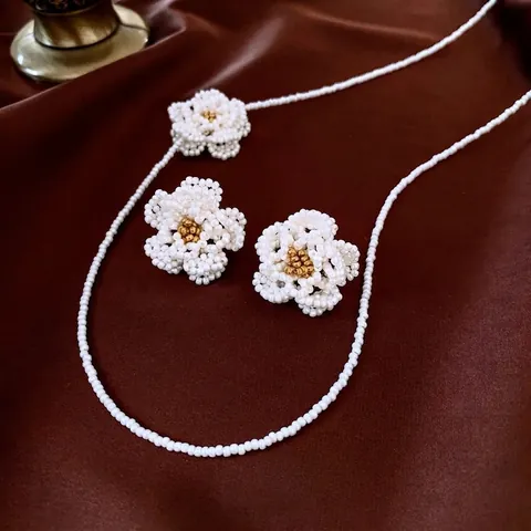 Handgefertigte Kamelienblüten Kette Und Ohrringe Mit Silbernem Ohrstecker Französisch Vintage Elegant Weiße Künstliche Perle