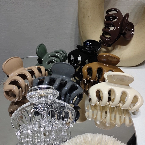 Large Hair Claw Clips For Women Solid Color Resin Plastic Shark Clip Glossy Hair Accessories For Thin Thick Hair