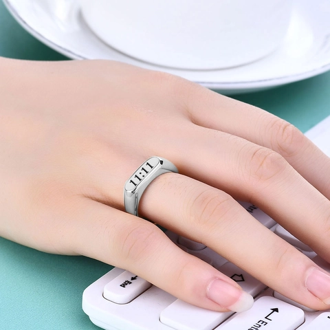 Anello A Sigillo Ovale Minimalista Numeri Angelici 11:11 Acciaio Inossidabile 304 Placcato Oro 18K Gioielli Lucidati