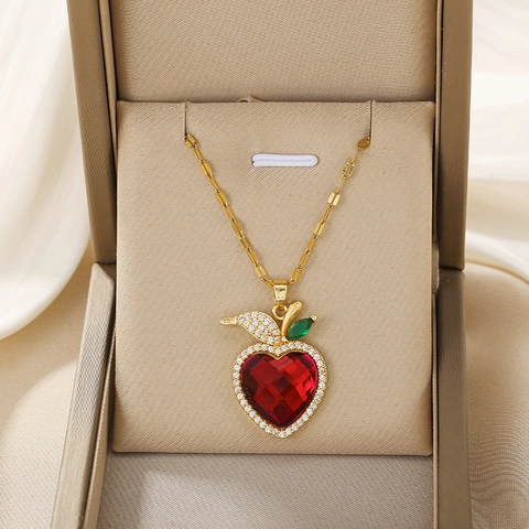 Collar Con Colgante De Manzana Acero Inoxidable Gema De Corazón Rojo Tono Dorado Con Hoja Verde Micro Pavé Zircón Joyería Para Mujeres