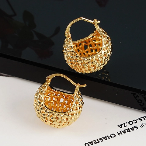 Woven Mesh Hoop Ohrringe Kupfer Echtgold Vergoldet Hohlkugel Geometrisch Retro Französischer Stil Schmuck Für Damen