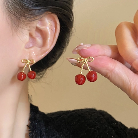 Pendientes De Botón De Cereza Roja Resina Fruta Con Poste De Plata Lazo De Aleación Joyería Para Mujeres Niñas