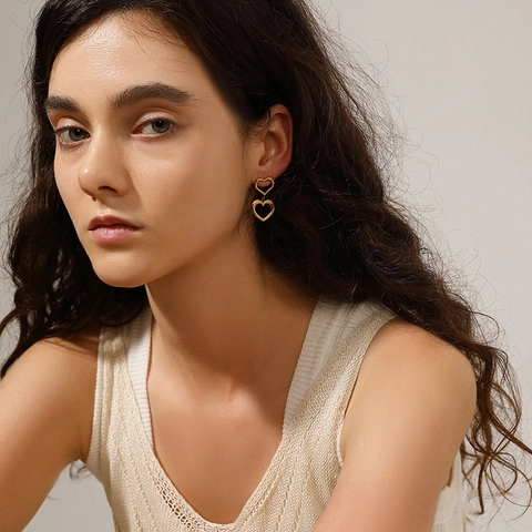 Pendientes De Colgante Doble Corazón Chapado En Oro De 18K Acero Inoxidable 304 Minimalista Hueco Para Mujeres