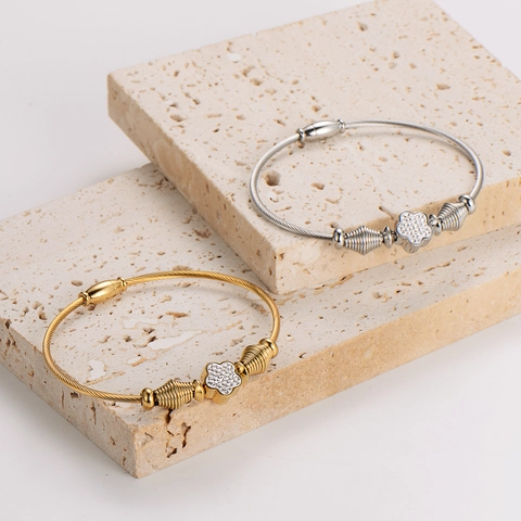 Brazalete De Flor De Trébol Acero Inoxidable Cable Trenzado Con Cierre Magnético Joyería Para Mujeres