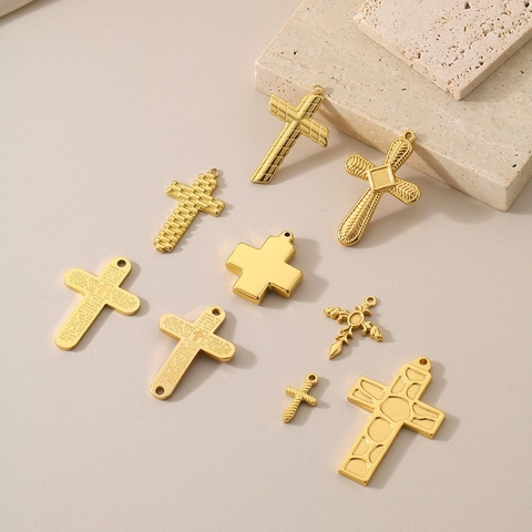 Ciondoli a Croce Punk in Acciaio Inossidabile per Creazione Gioielli DIY Ciondoli Croce Preghiera Religiosa Placcati Oro Accessori Collana Unisex Vintage